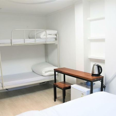 Must Stay Hotel Сеул Экстерьер фото