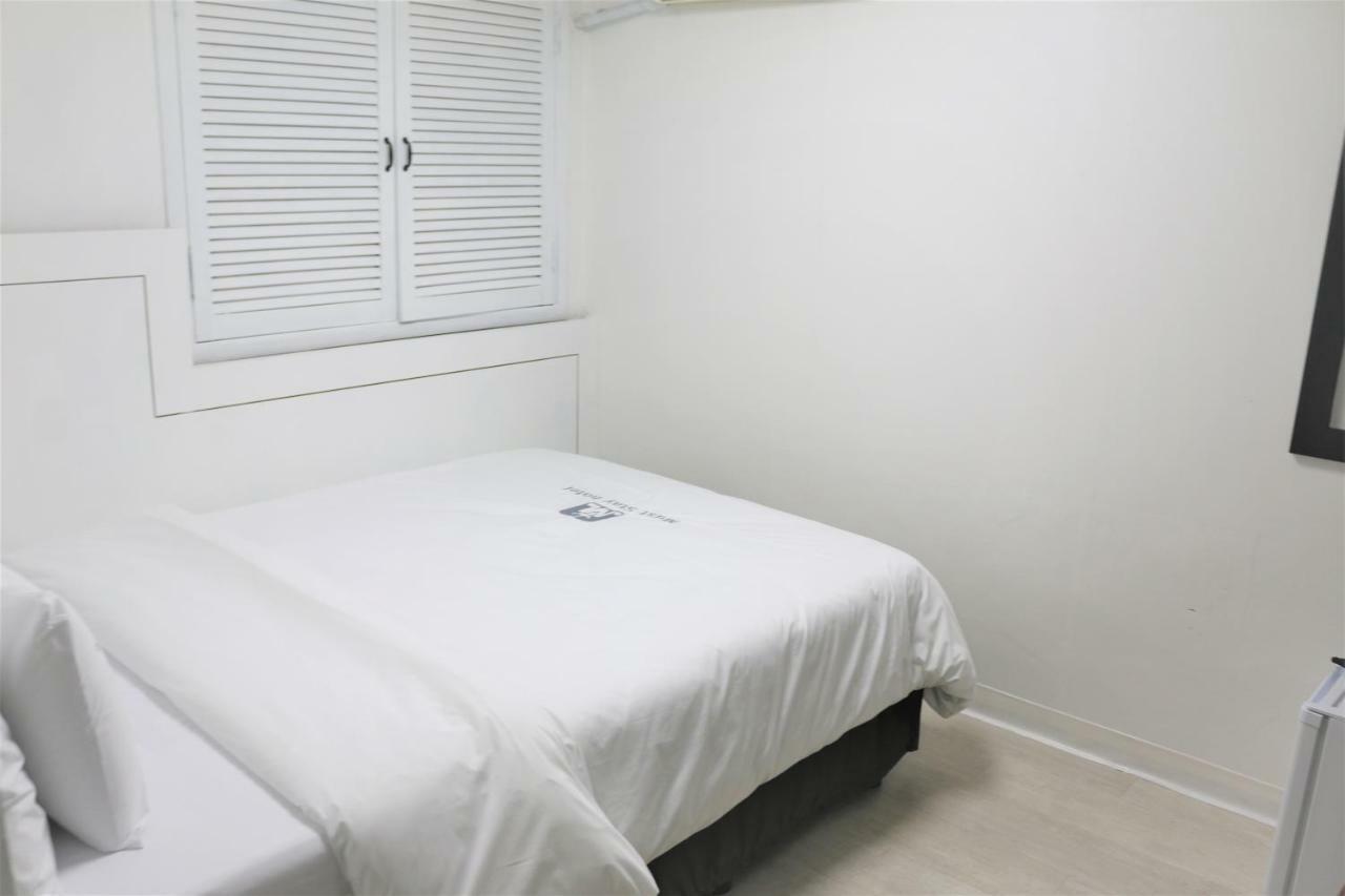 Must Stay Hotel Сеул Экстерьер фото