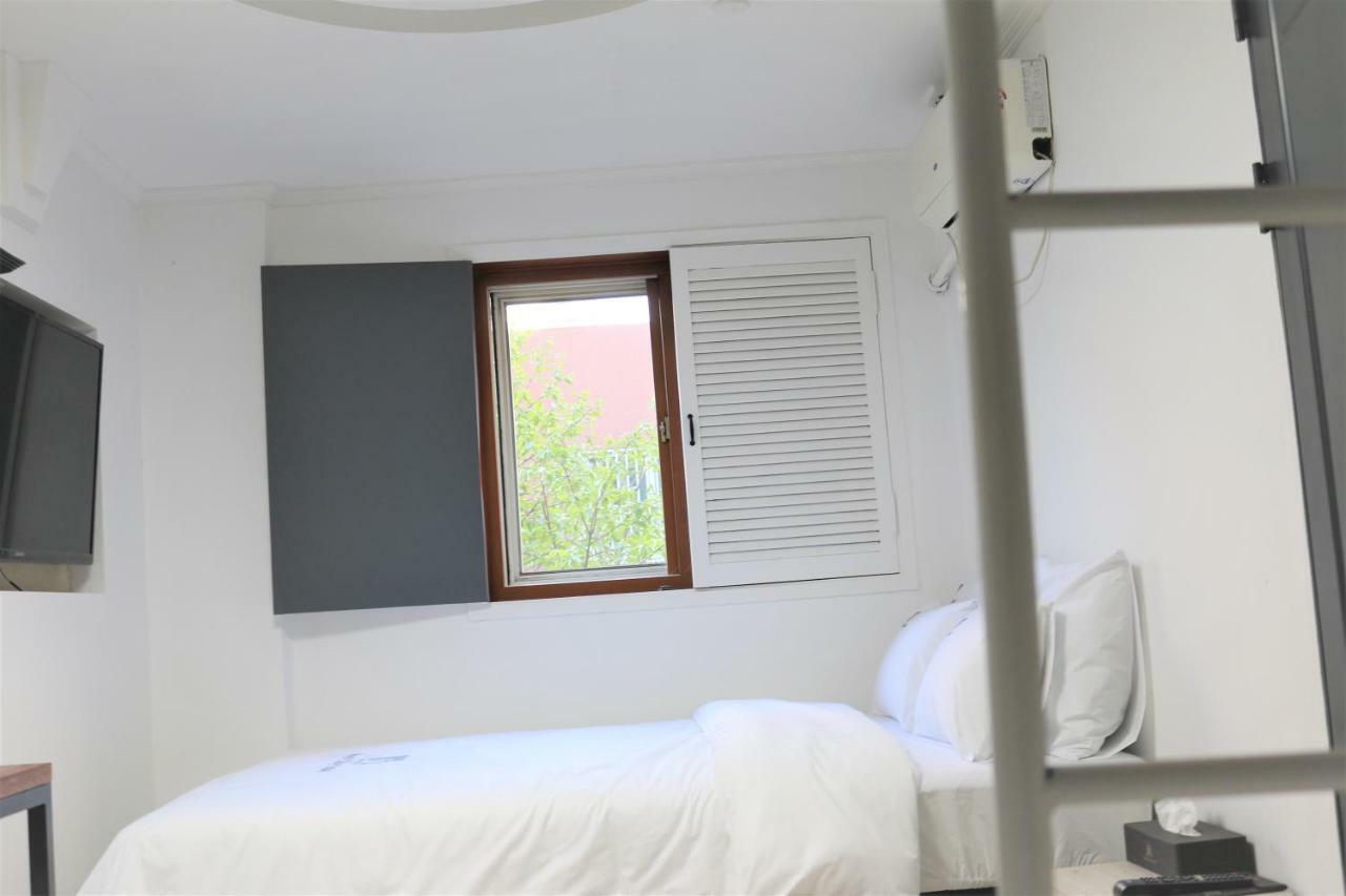 Must Stay Hotel Сеул Экстерьер фото